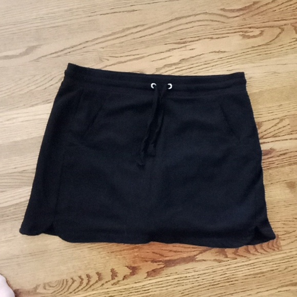 2/$20 Ellen Tracy - Women's Black Skort - Size Large - Picture 1 of 2